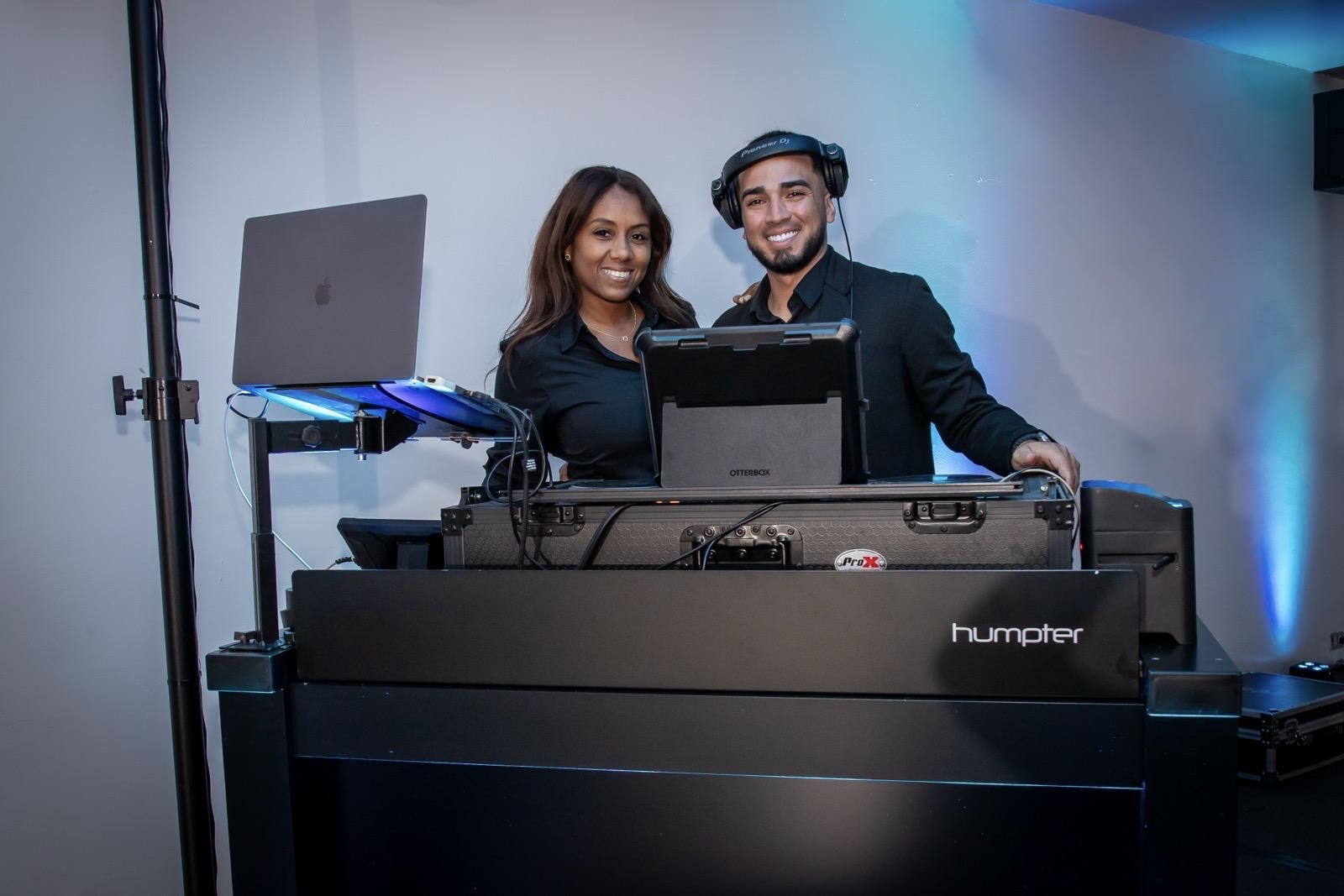 Jan Music Entertainment en evento